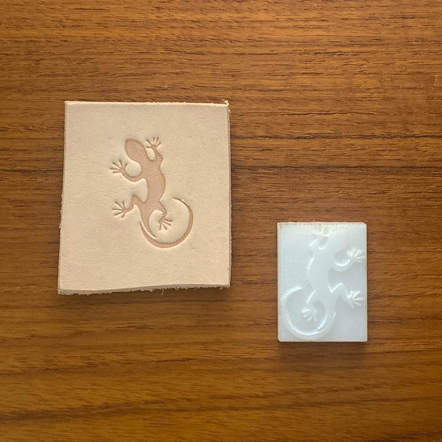 Gecko Delrin Leather Stamp